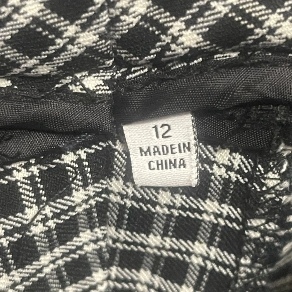 Pants. - Picture 6 of 9